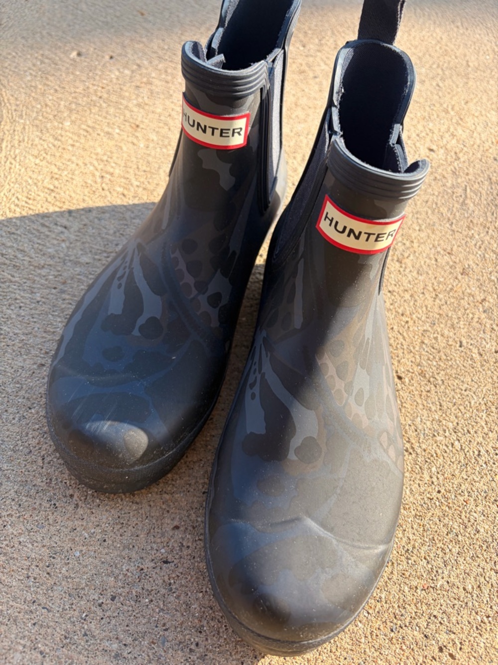 Hunter Navy Camouflage Chelsea Rain Boots with Red Logo